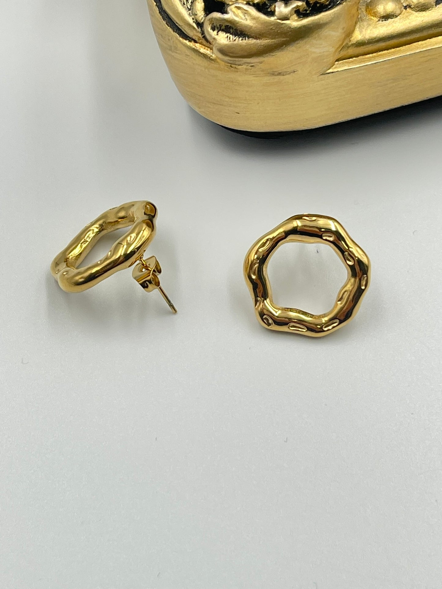 Golden Rounded Earring