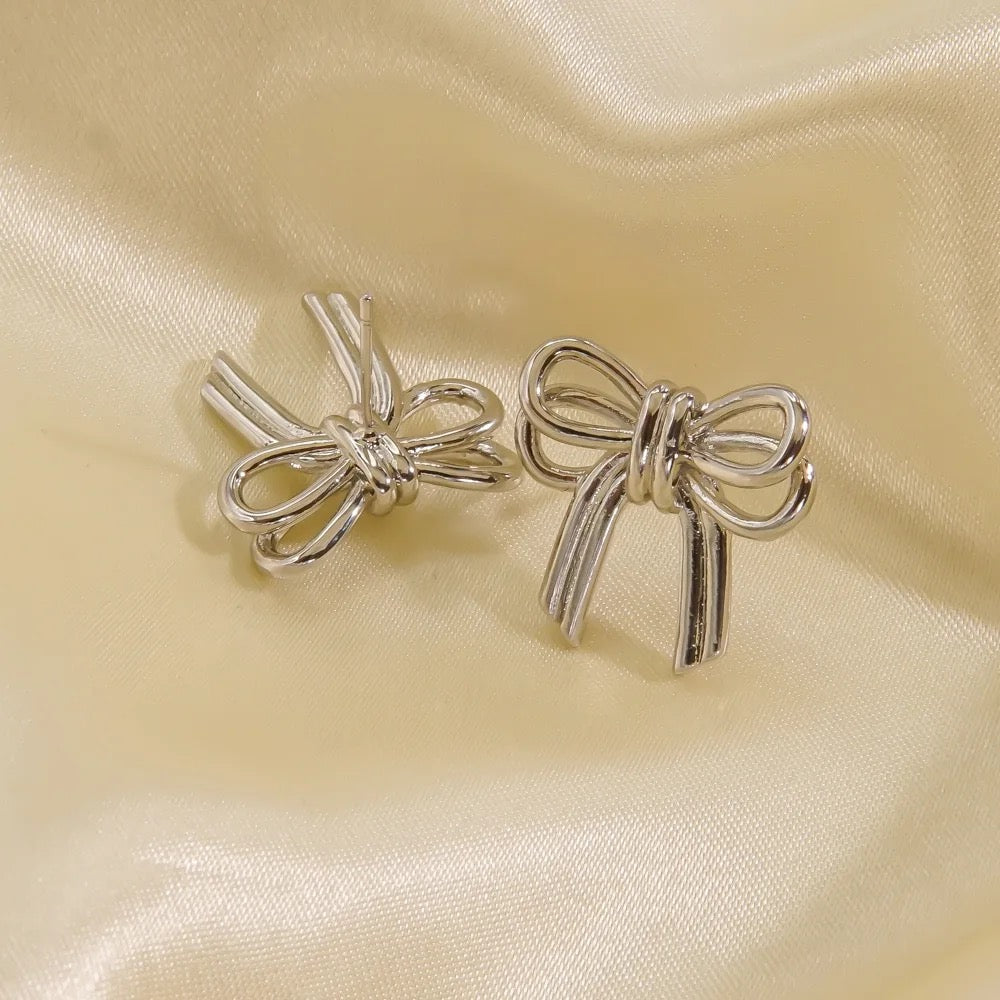 Double layered Bow Earring