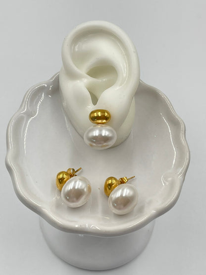 Oval Pearl Earrings